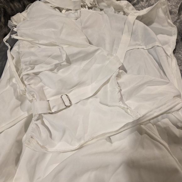 Elegant White Women's Skirt - Picture 2 of 10